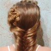 Прическа для девочки «Воздушная коса и цветочек»