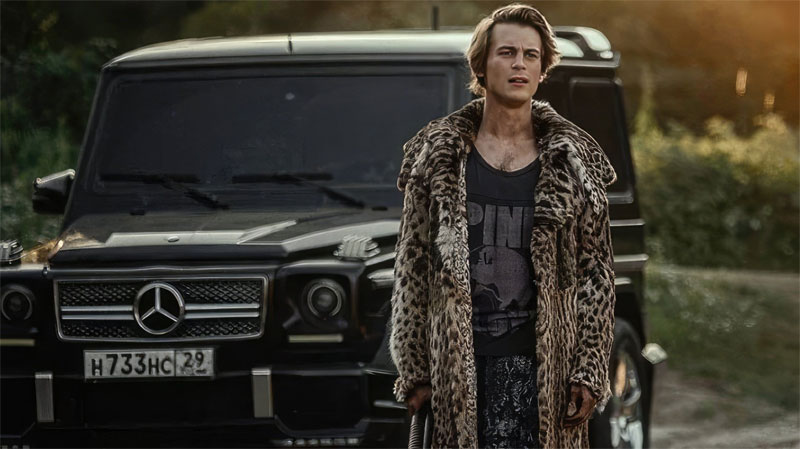 кадр из сериала Топи